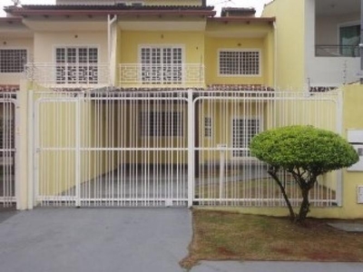 Sobrado com 3 quartos à venda, 210.0m²