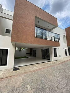 Sobrado com 3 quartos à venda, 226.0m²