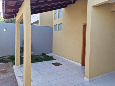 Sobrado com 3 quartos à venda, 258.0m²