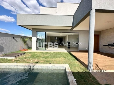 Sobrado com 3 quartos à venda, 308.0m²