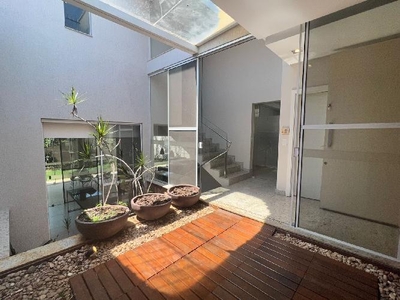 Sobrado com 3 quartos à venda, 360.0m²