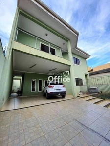 Sobrado com 4 quartos à venda, 300.0m²