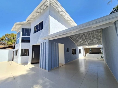 Sobrado com 4 quartos à venda, 350.0m²