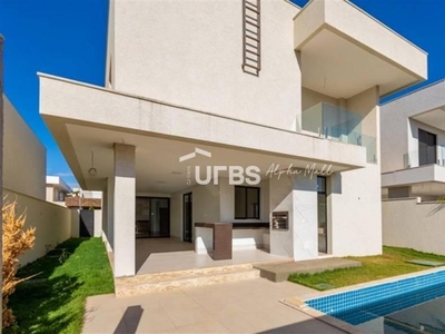 Sobrado com 4 quartos à venda, 389.0m²