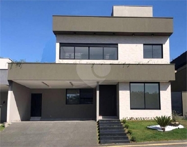 Sobrado com 4 quartos à venda, 399.0m²