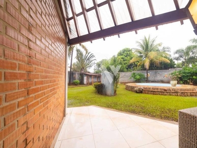 Sobrado com 4 quartos à venda, 890.0m²