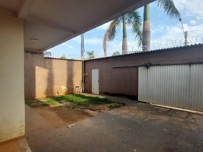 Sobrado com 5 quartos à venda, 300.0m²