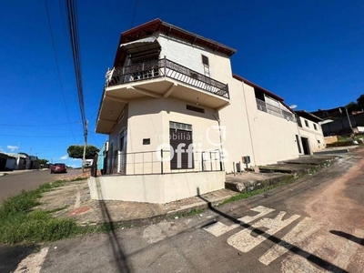 Sobrado com 5 quartos à venda, 360.0m²