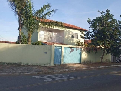 Sobrado com 5 quartos à venda, 436.0m²