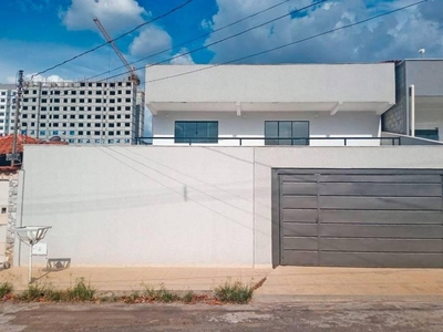 Sobrado com 5 quartos à venda, 489.0m²