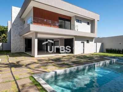 Sobrado com 5 quartos à venda, 740.0m²