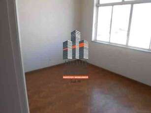 Apartamento com 3 quartos para alugar no bairro Centro, 135m²