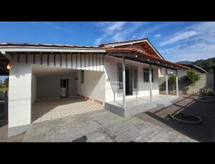 Casa no Bairro Itoupava Central em Blumenau com 3 Dormitórios e 125 m²