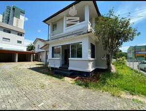 Casa no Bairro Victor Konder em Blumenau com 370 m²