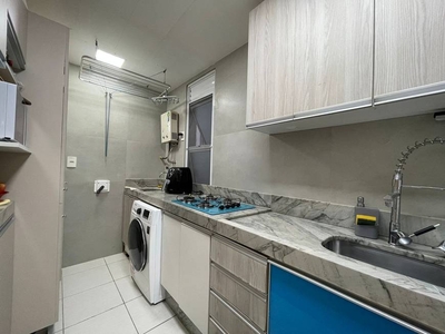 Apartamento com 3 Quartos e 2 banheiros à Venda, 75 m² por R$ 310.000