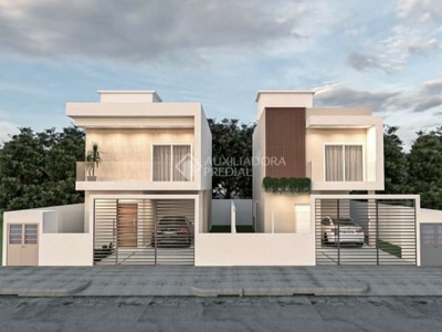 Casa com 2 quartos à venda na rua fidélis govoni, 77, campeche, florianópolis, 117 m2 por r$ 650.000