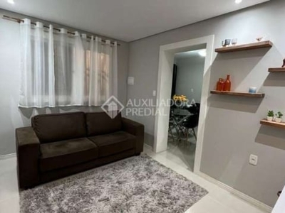 Casa com 2 quartos à venda na rua visconde de pelotas, 2155, pio x, caxias do sul, 67 m2 por r$ 240.000