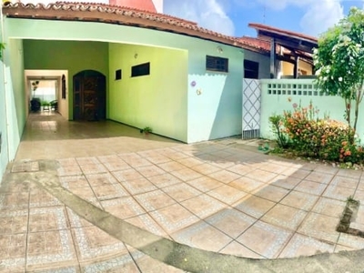 Casa duplex com ampla área de lazer