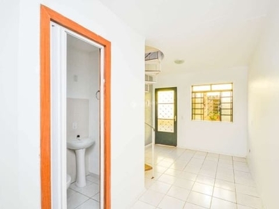 Casa em condomínio fechado com 1 quarto para alugar na rua deputado cunha bueno, 245, cavalhada, porto alegre, 42 m2 por r$ 690