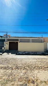 Casa no Bairro São Pedro a 500m da UNIFSA