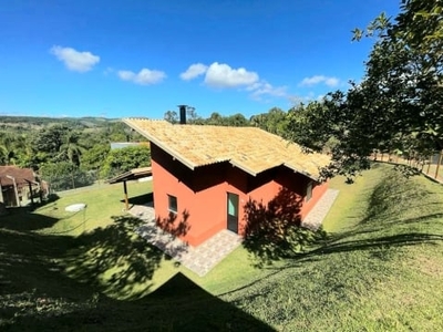 Linda casa de campo a venda.