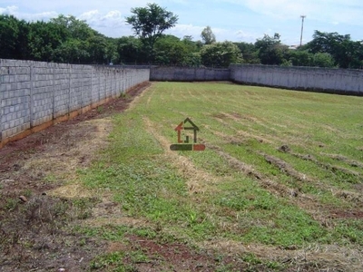 Terreno no renomado condomínio colina verde