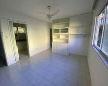 2 Quartos - 50 m² - Nascente - Armários - Área de Serviço