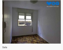 Apartamento localizado no bairro Vila Ipiranga, com 51,23m² no térreo