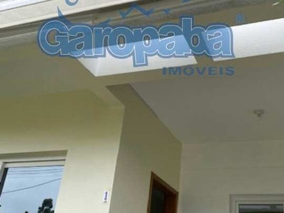 Alugo anualmente sobrado 2 dormitórios sem mobilia no centro de Garopaba