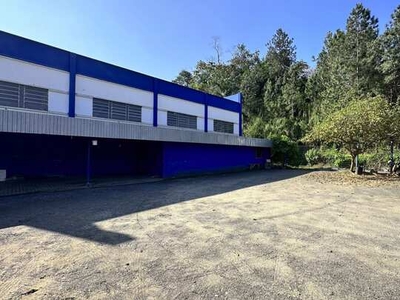 Área comercial com aproximadamente 80 m2 para alugar frente BR 470 no bairro João Paulo II