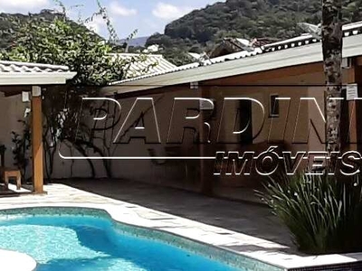 Casa clean em condomínio, com piscina, espaço gourmet, ampla varanda, na Praia do Lázaro e