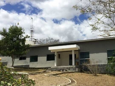 Casa com 3 dormitórios para alugar por R$ 3.500/mês - Universitário - Caruaru/PE