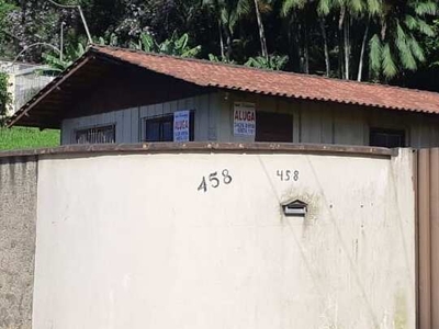 Casa de Madeira com 4 Dormitórios em Paranaguamirim, Joinville