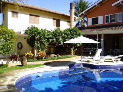Casa em condomínio, com piscina, à 200 metros da Praia do Lázaro em Ubatuba-SP