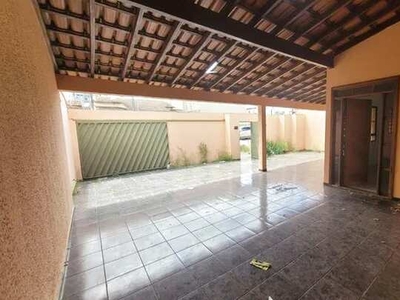 Casa para aluguel com 213 m² com 03 quartos no Bairro Santa Mônica - Uberlândia - MG