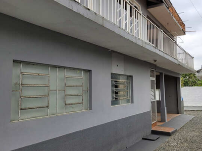 Casa Residencial Sobre Loja com 4 Dormitórios em Guanabara, Joinville - Meirinho Imóveis