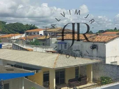 Com apartamentos com 86m² área privativa com três quartos, uma suíte, salas de estar e jan