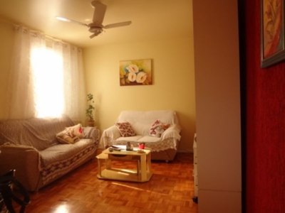 Apartamento à venda por R$ 330.000