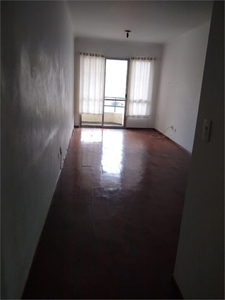 Apartamento à venda por R$ 450.000