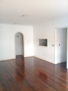 Apartamento à venda por R$ 550.000