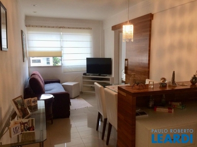 Apartamento à venda por R$ 900.000