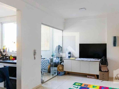 Apartamento com 2 quartos à venda no bairro Copacabana, 75m²