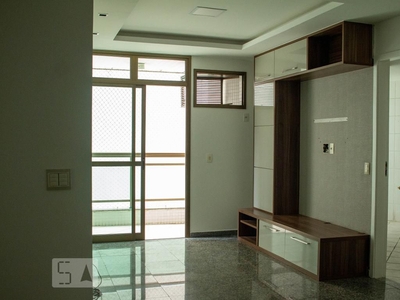 APARTAMENTO no 3º andar com 2 dormitórios e 1 garagem