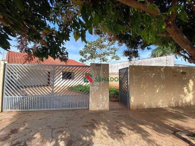 Casa com 3 quartos à venda no bairro Monte Carlo, 200m²