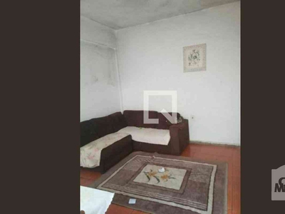 Casa com 3 quartos à venda no bairro Nova Gameleira, 512m²