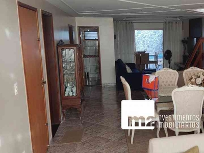 Casa com 4 quartos à venda no bairro Residencial Celina Park, 375m²
