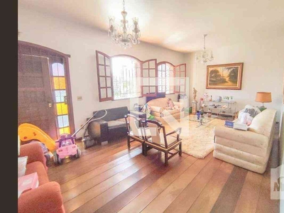 Casa com 4 quartos à venda no bairro Santo Antônio, 297m²