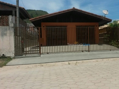 Casa Confortável pra temporada em Toninhas Ubatuba