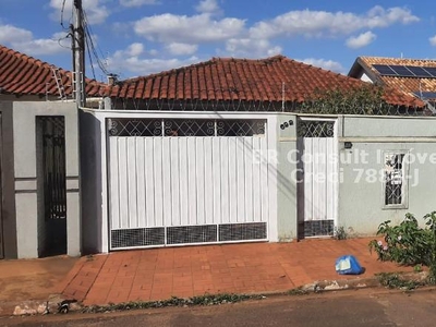 Casa Térrea com 3 Quartos à Venda por R$ 480.000