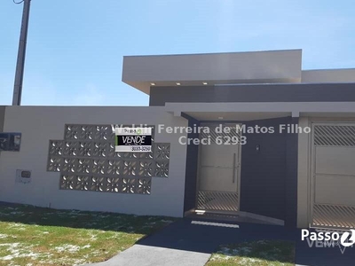 Casa Térrea com 3 Quartos à Venda por R$ 700.000